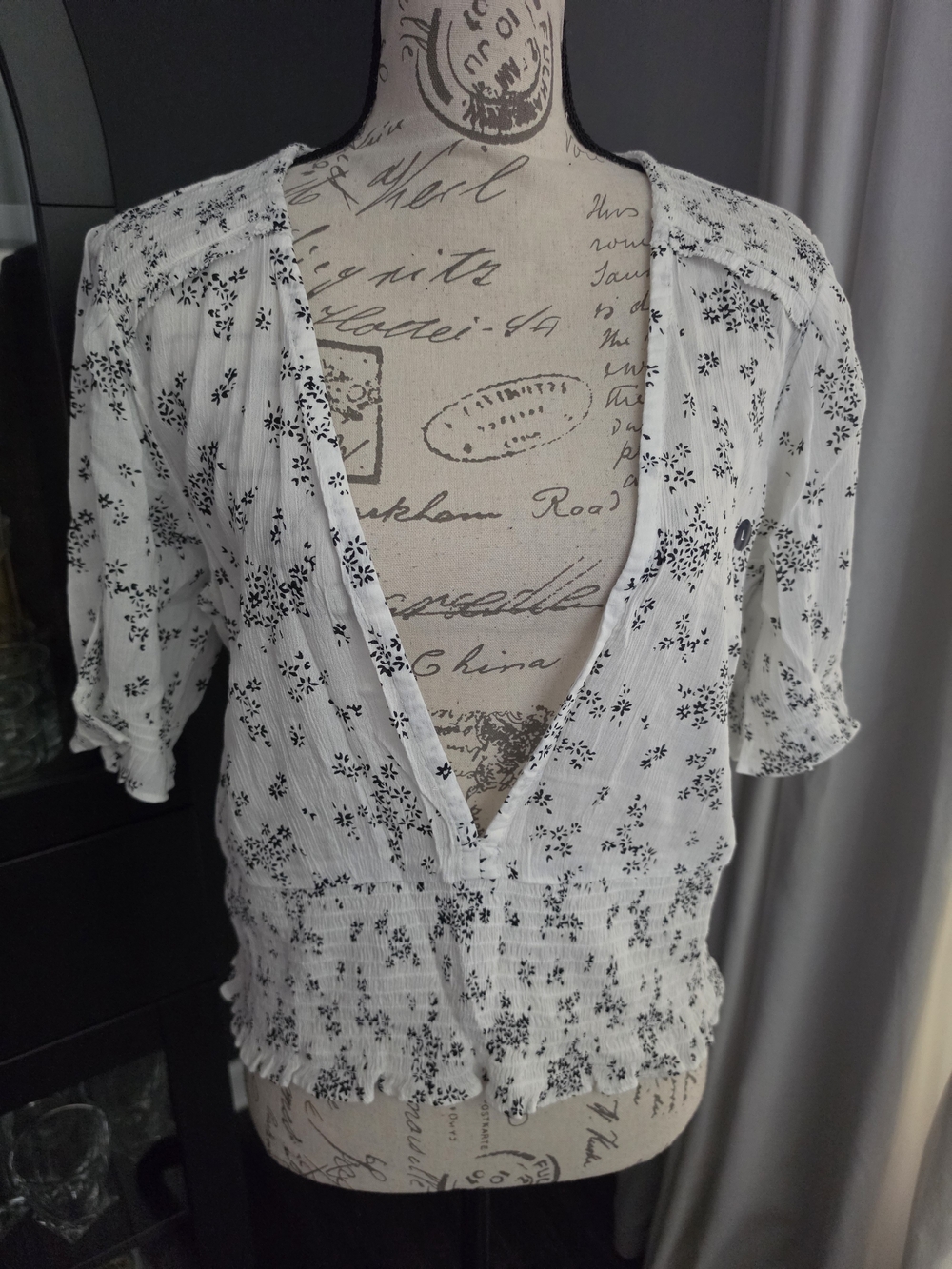Abercrombie & Fitch White Floral V-Neck Smocked Waist Blouse